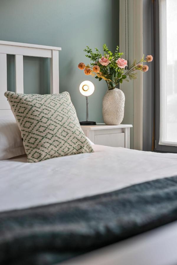Huswell - Charming Getaway In The Historical City Center Brugge Eksteriør billede